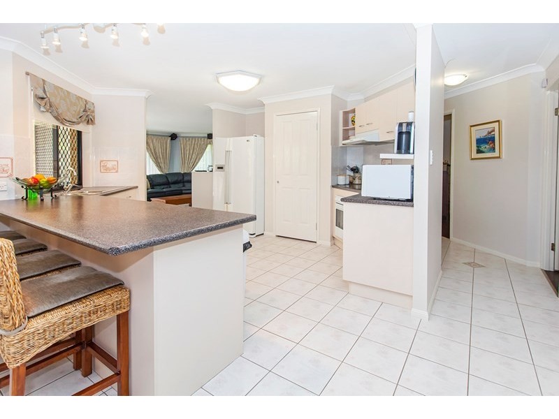 2 Meadowwood Court, Springfield QLD 4300