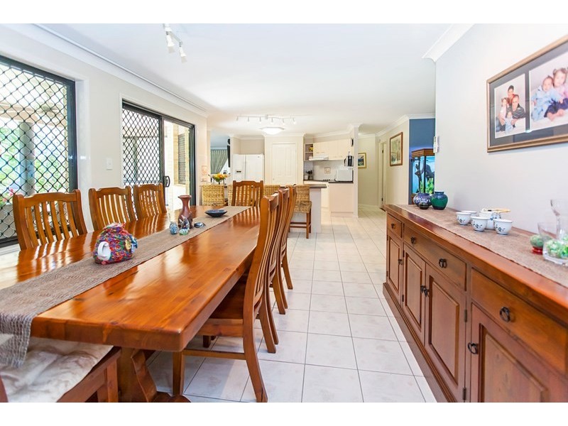 2 Meadowwood Court, Springfield QLD 4300
