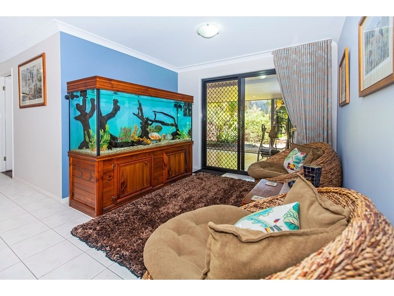 2 Meadowwood Court, Springfield QLD 4300