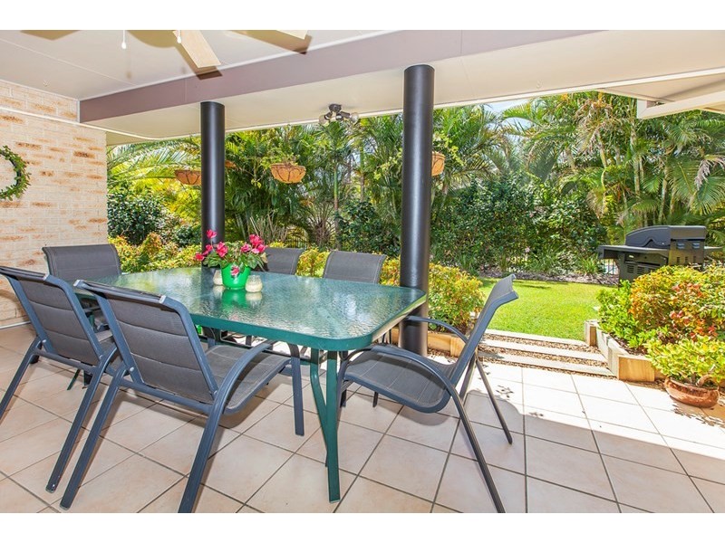 2 Meadowwood Court, Springfield QLD 4300