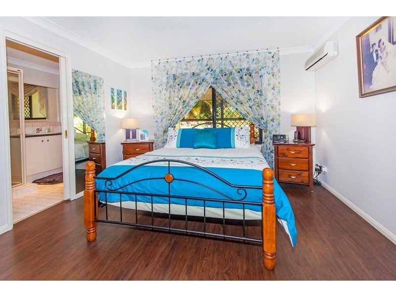 2 Meadowwood Court, Springfield QLD 4300