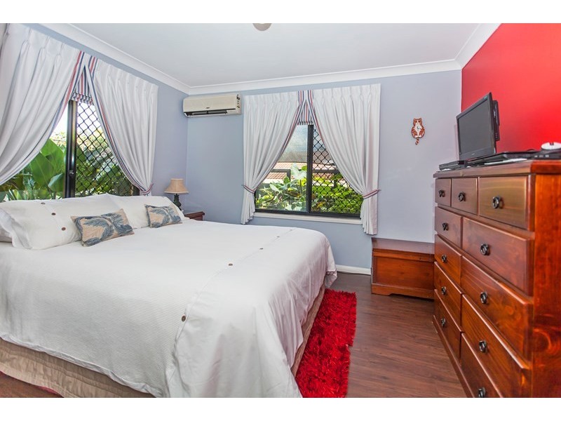 2 Meadowwood Court, Springfield QLD 4300