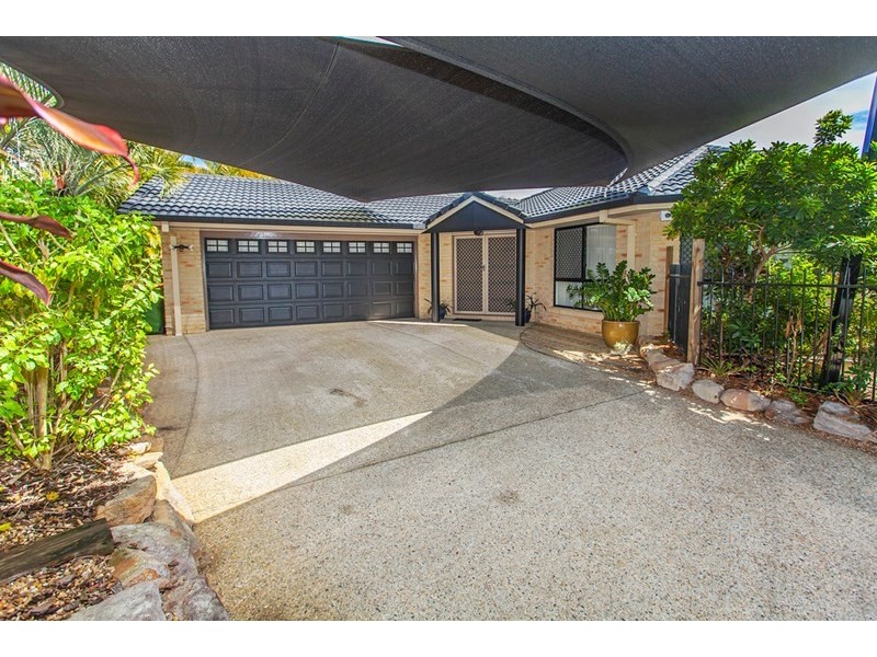 2 Meadowwood Court, Springfield QLD 4300