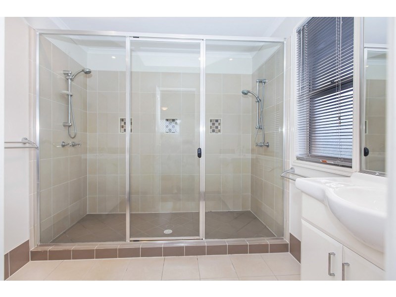 4 Santorini Place, Forest Lake QLD 4078