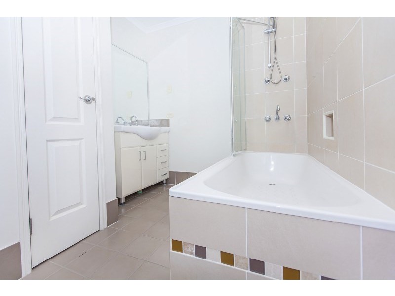 4 Santorini Place, Forest Lake QLD 4078