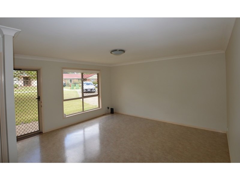 8 Karnack Court, Camira QLD 4300
