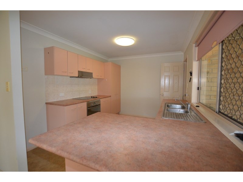 8 Karnack Court, Camira QLD 4300