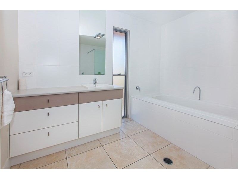 17 Atlantic Drive, Springfield Lakes QLD 4300