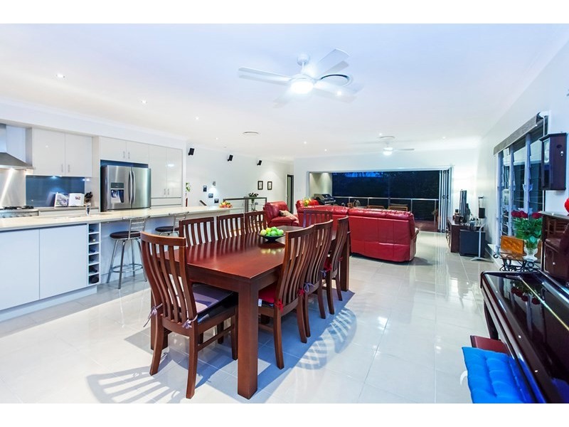 21 Waterside Drive, Springfield Lakes QLD 4300