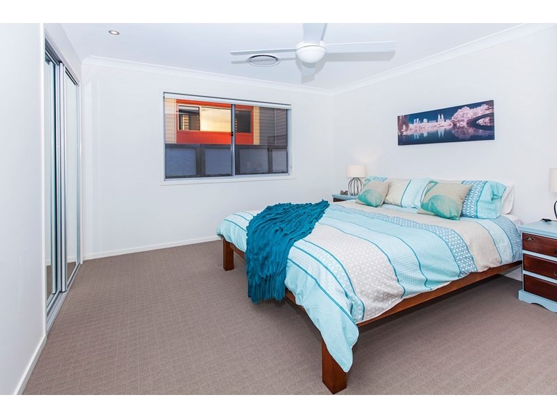 21 Waterside Drive, Springfield Lakes QLD 4300