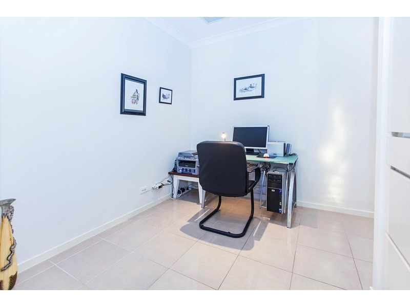 21 Waterside Drive, Springfield Lakes QLD 4300