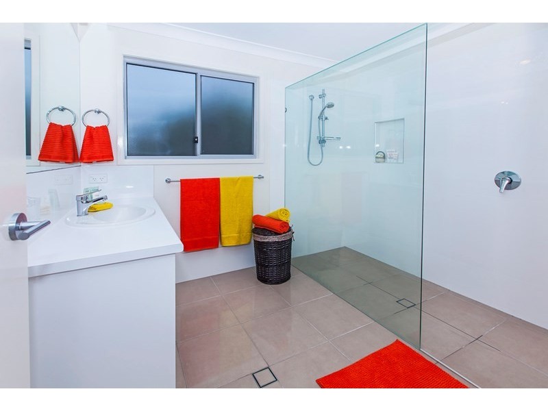 21 Waterside Drive, Springfield Lakes QLD 4300