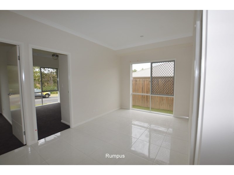 25 Foreshore Drive, Springfield Lakes QLD 4300