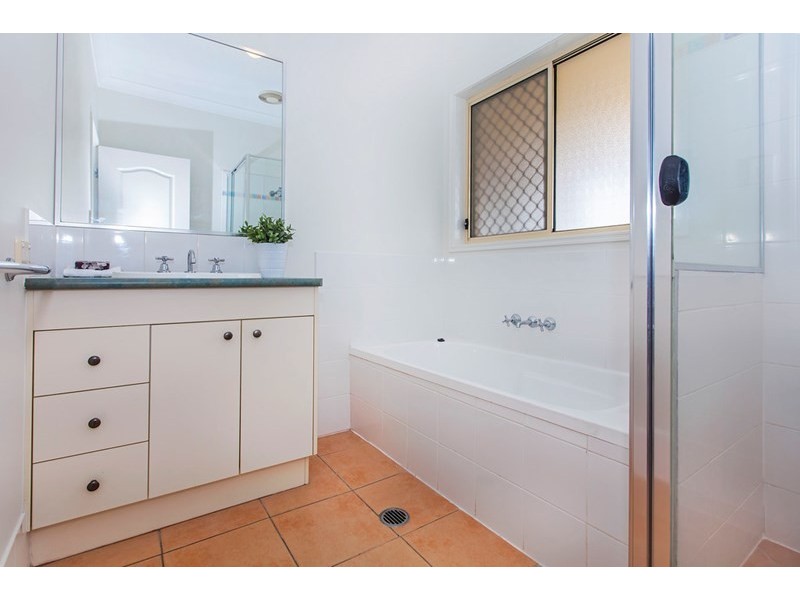 8 Daylilly Place, Springfield Lakes QLD 4300