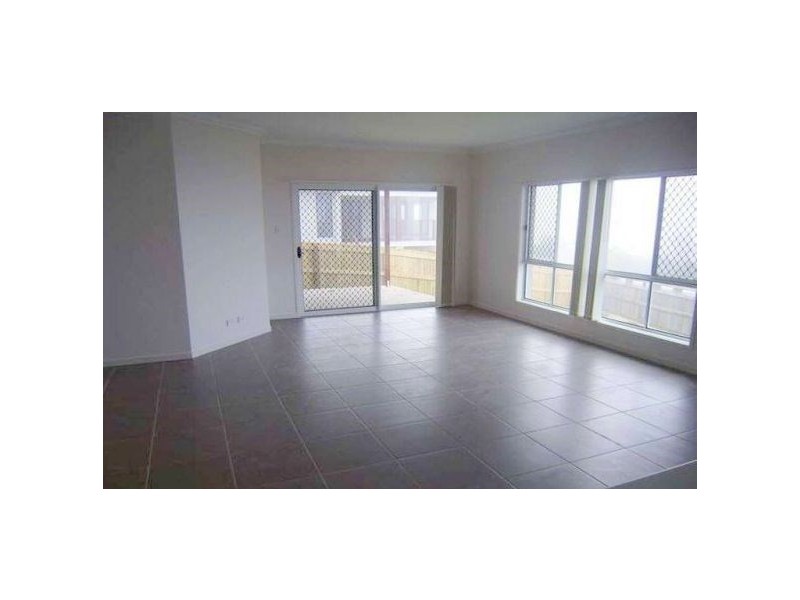 8 Tenzing Place, Springfield Lakes QLD 4300