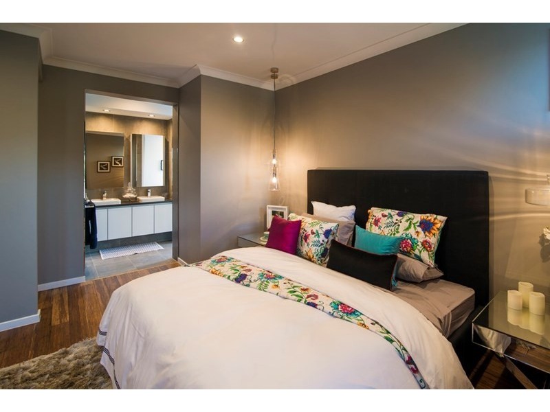 5 Valentine Circuit, Augustine Heights QLD 4300