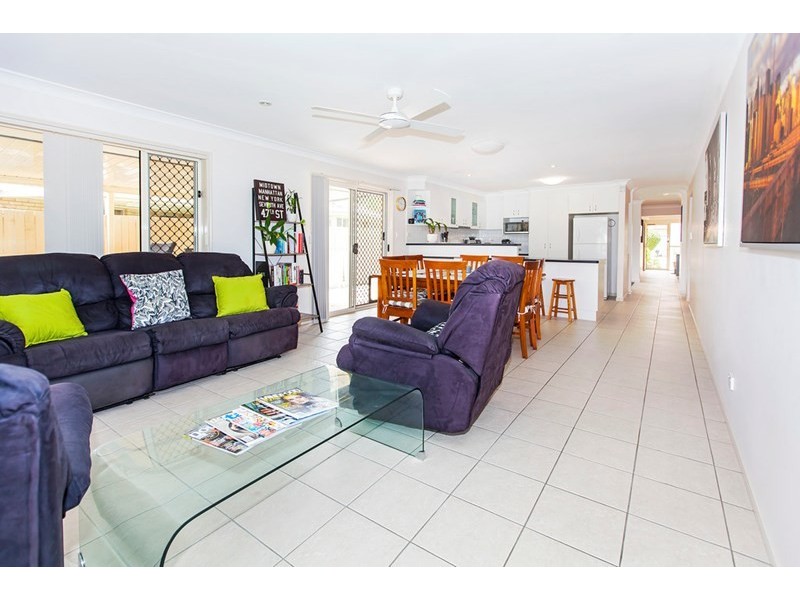 7 Piper Place, Springfield Lakes QLD 4300