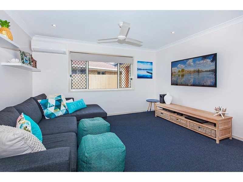 7 Piper Place, Springfield Lakes QLD 4300