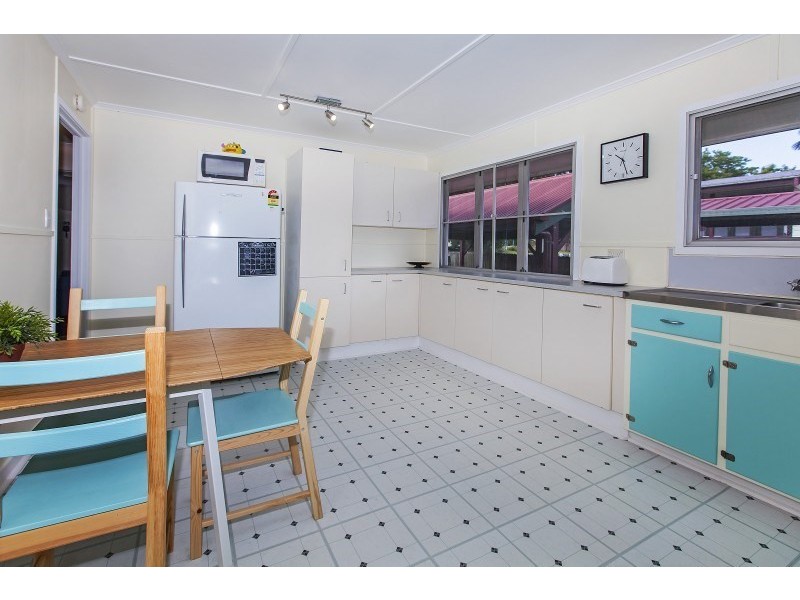 4 Leonard Street, Leichhardt QLD 4305