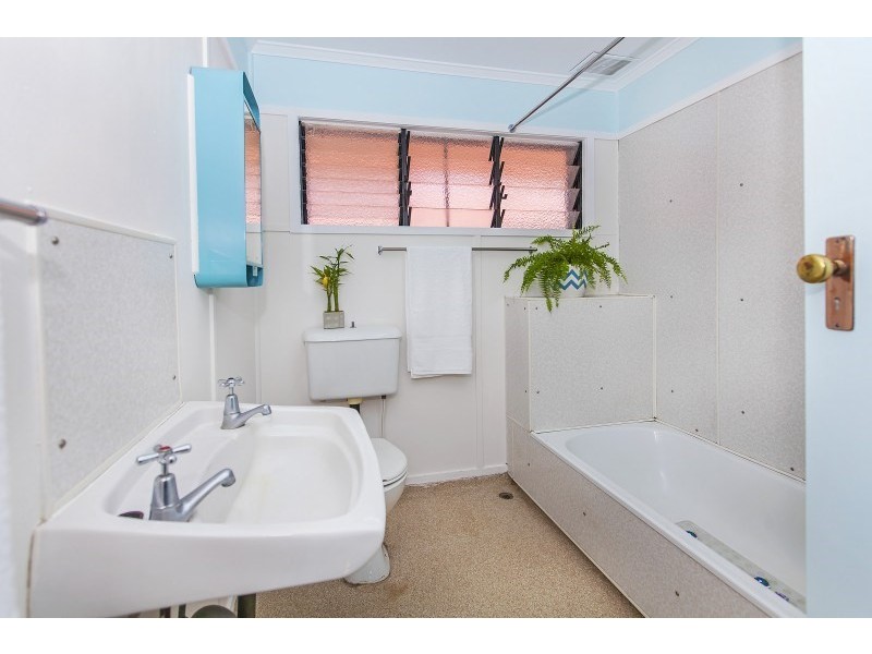 4 Leonard Street, Leichhardt QLD 4305