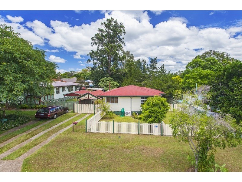 4 Leonard Street, Leichhardt QLD 4305
