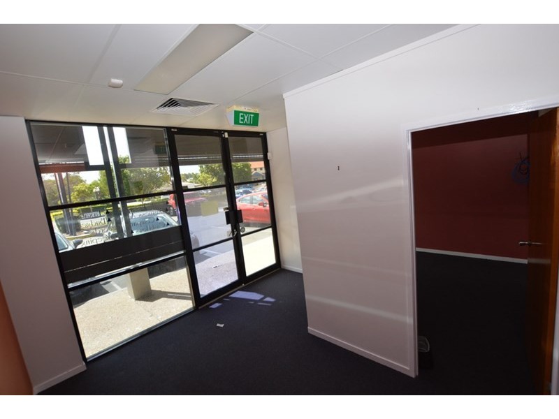 4/8 Commercial Drive, Springfield QLD 4300