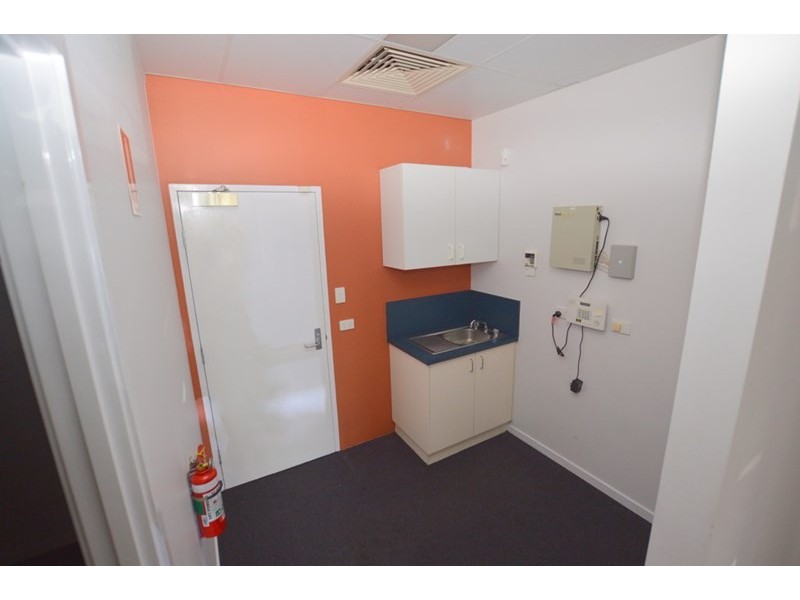 4/8 Commercial Drive, Springfield QLD 4300