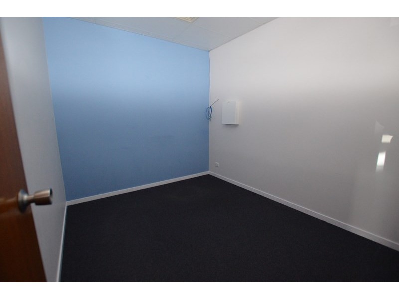 4/8 Commercial Drive, Springfield QLD 4300