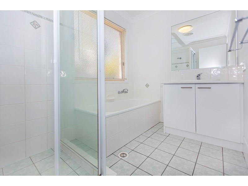 3 Finn Court, Camira QLD 4300