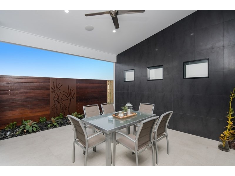 16 Brooking Rise, Ripley QLD 4306