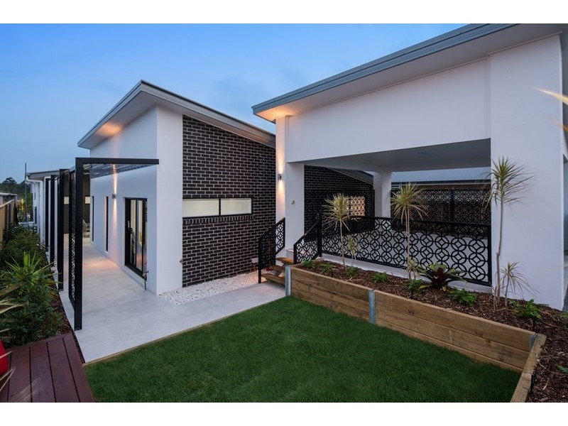 16 Brooking Rise, Ripley QLD 4306