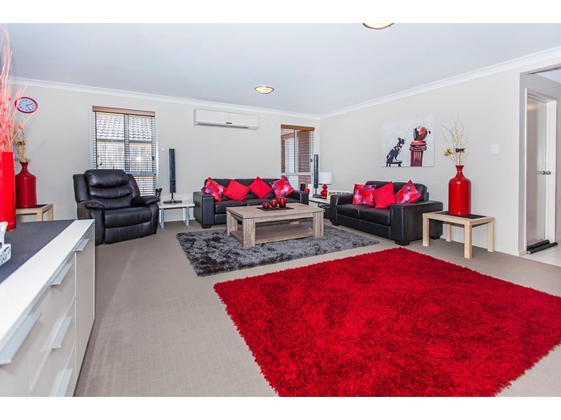 59 Valentine Circuit, Augustine Heights QLD 4300