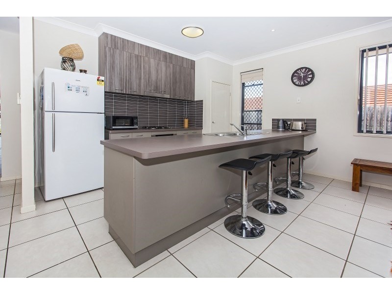 279 Lakeside Avenue, Springfield Lakes QLD 4300