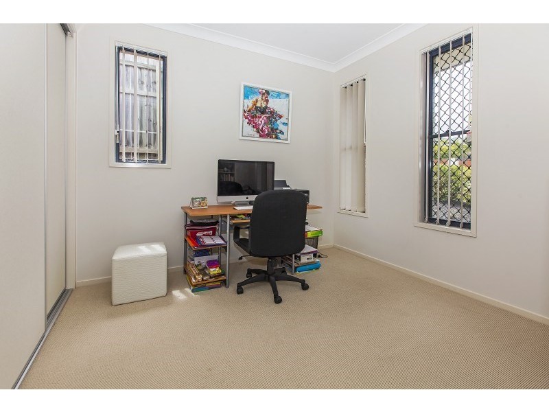 279 Lakeside Avenue, Springfield Lakes QLD 4300