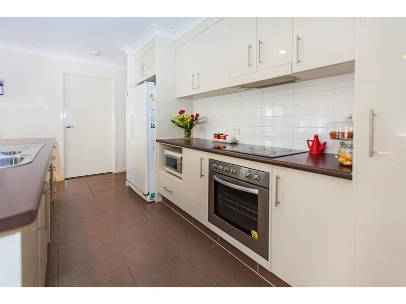 52 Lakes Entrance Drive, Springfield Lakes QLD 4300