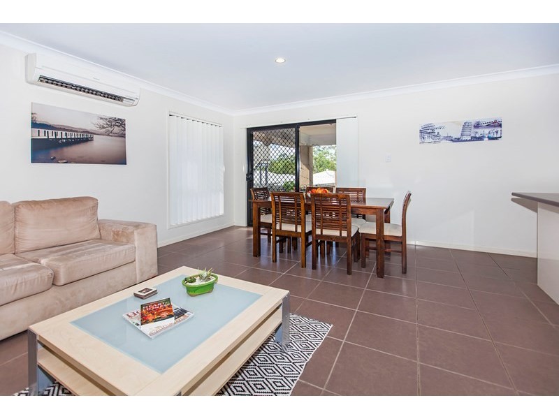 52 Lakes Entrance Drive, Springfield Lakes QLD 4300
