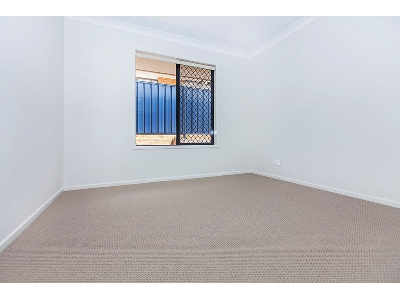 1 Rose Street, Yamanto QLD 4305