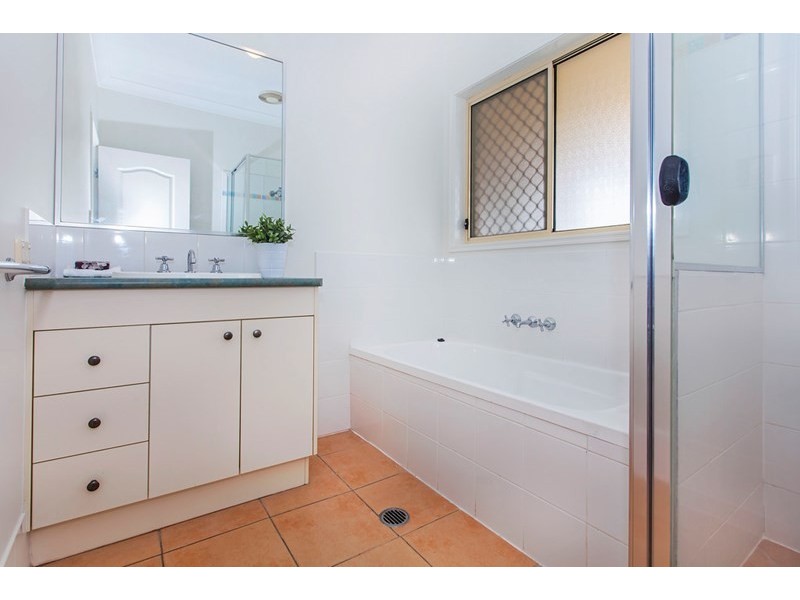 8 Daylilly Place, Springfield Lakes QLD 4300