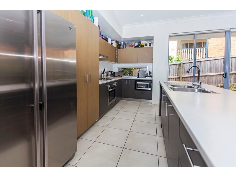 6 Jarrah Place, Springfield Lakes QLD 4300