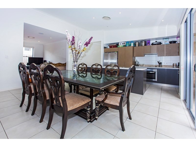 6 Jarrah Place, Springfield Lakes QLD 4300