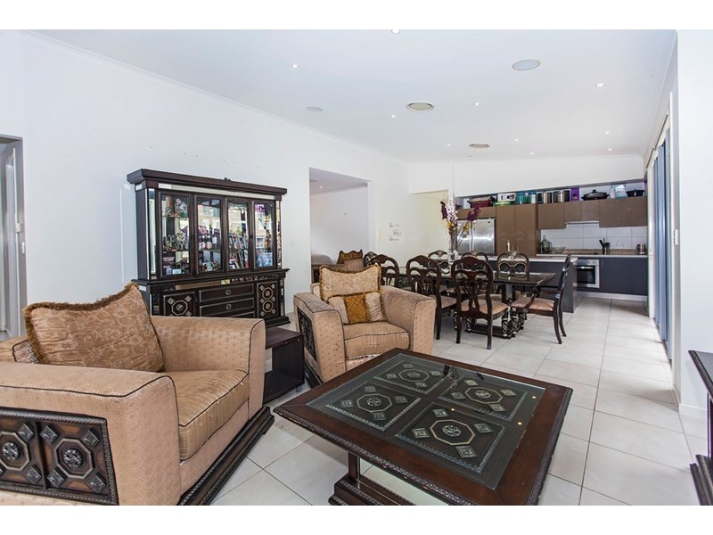 6 Jarrah Place, Springfield Lakes QLD 4300