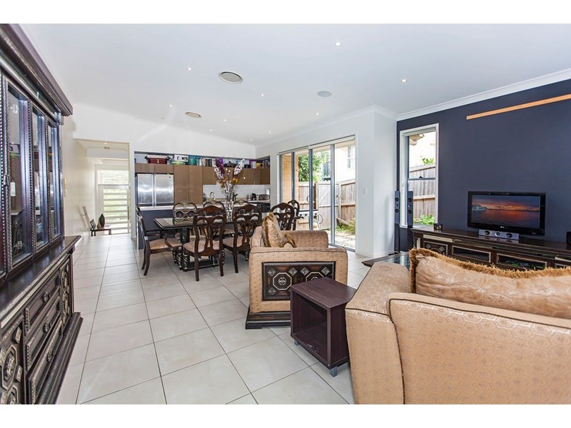 6 Jarrah Place, Springfield Lakes QLD 4300