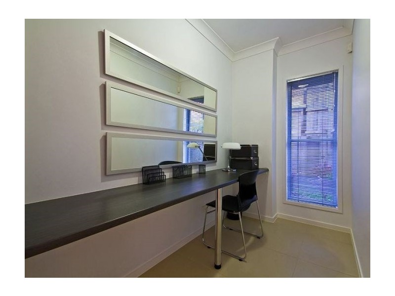 8 Jarrah Place, Springfield Lakes QLD 4300