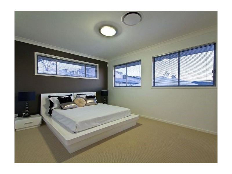 8 Jarrah Place, Springfield Lakes QLD 4300