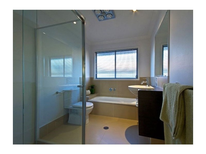 8 Jarrah Place, Springfield Lakes QLD 4300