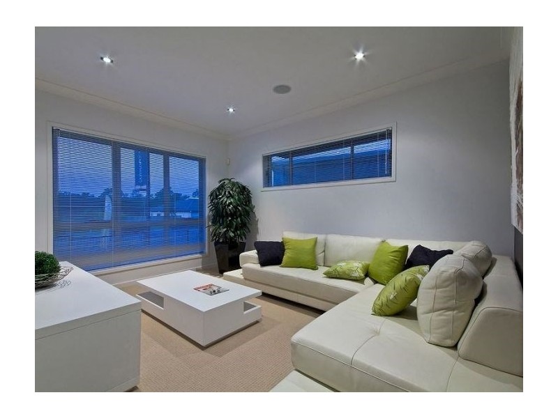 8 Jarrah Place, Springfield Lakes QLD 4300