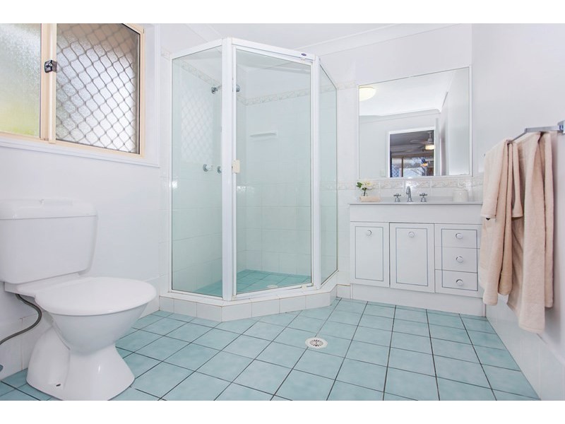 8 Alicia Court, Camira QLD 4300