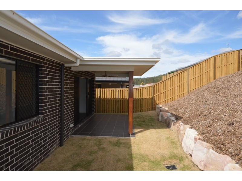 89 Benezet Drive, Augustine Heights QLD 4300