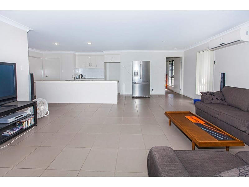 38 Park Edge Drive, Springfield Lakes QLD 4300