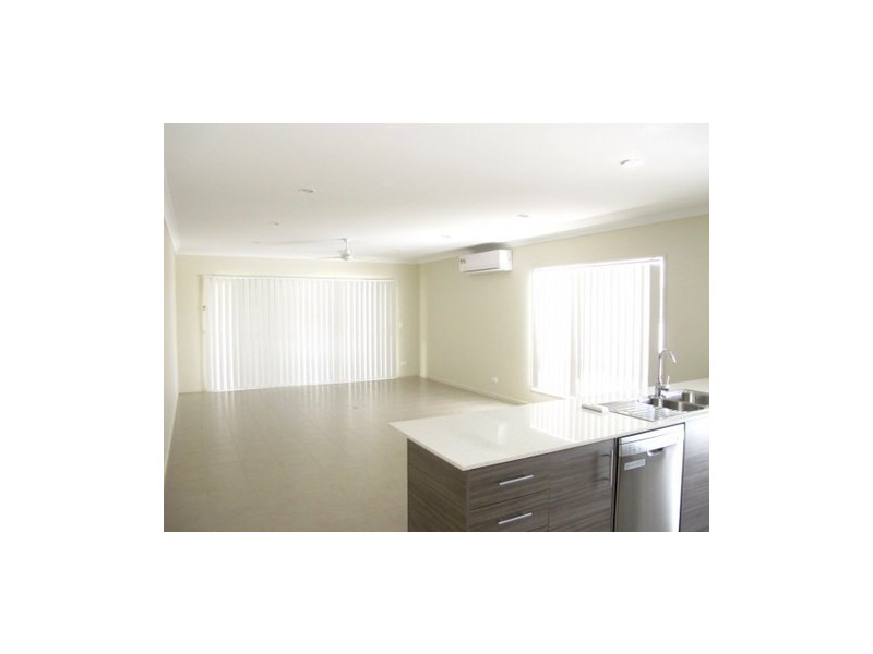 30 Greentrees Terrace, Springfield Lakes QLD 4300